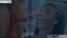 Скриншот #5 Красивая негритянка подставляет попу для секса