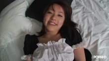 Скриншот #2 Азиаточка снимает домашнее порно с чуваком